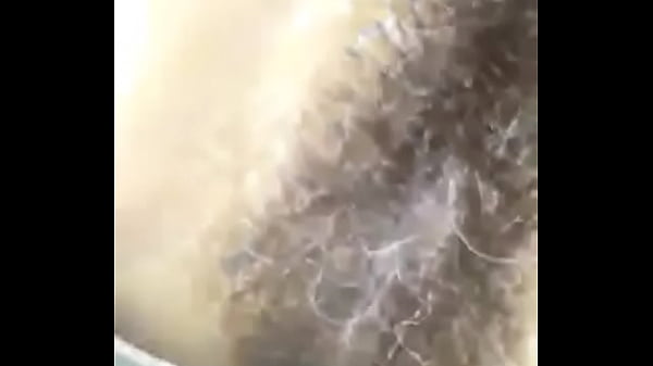 Gadis Desi Dewasa Menggoda Dengan Permainan Erotis Di Area Sensitif