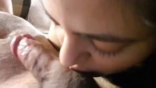 Blowjob Gila-gilaan Bikin Crot Deras Tak Terkendali