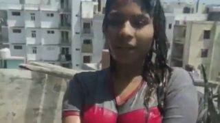 Goyang Seksi Di Teras Dengan Puting Menonjol Hd