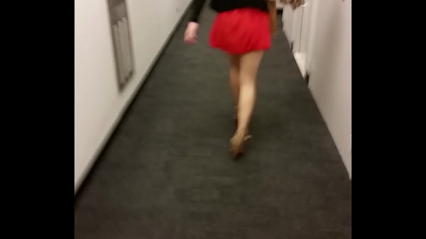 Gadis Asia Seksi Bergoyang Dengan Rok Mini Bagian 2