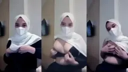 Jilbab Seksi Remas Payudara Di Puskesmas