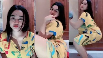 Pembawa Acara Seksi Bergoyang Menggoda Dengan Daster Ketat