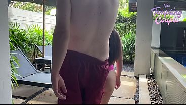 Gadis Thailand Menggoda Klien Bule Berkepala Besar Untuk Oral, Aksi Ranjang, Dan Muncrat Deras!