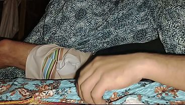 Bokep Ibu Tiri Gila Nafsu, Malam Ini Aku Mainin Lubang Beceknya Pakai Dua Jari Sampai Muncrat Air.