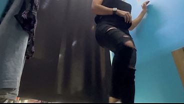 Ganti Baju Di Ruang Ganti, Cewek Rusia Montok, Pentilnya Kencang, Bikin Gregetan.