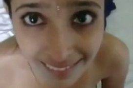Istri India Kaget, Mulut Penuh Air Mani