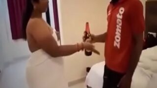 Video Mesum Bini Orang Sama Kurir, Gaya Tamil India Bikin Makin Panas.