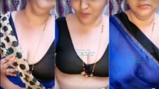 Wanita India Selatan Pamer Tetek Desi Bugil Di Depan Kamera