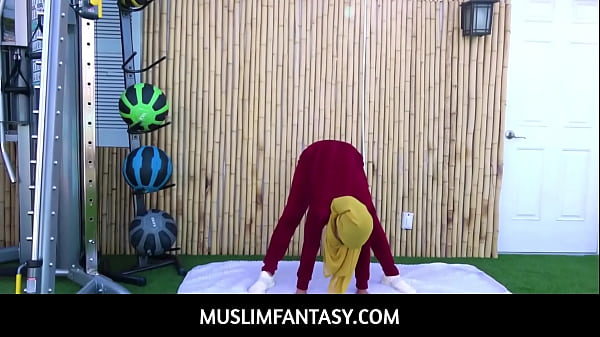 Pelatih Fitness Bugil Ngentot Klien Arab Eksotis