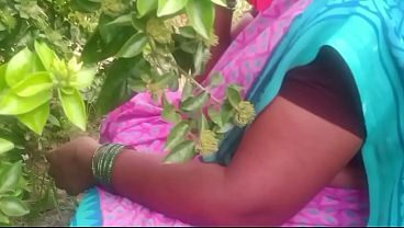 Bhabhi India Di Desa, Ngentot Di Luar Rumah, Bikin Makin Basah.