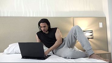 Tetangga Hindu-ku Tergila-gila Sama Pantat Latin Colombia-ku, Dia Ngewe Aku Pakai Kontol Besarnya Sampai Crot Di Dalem!