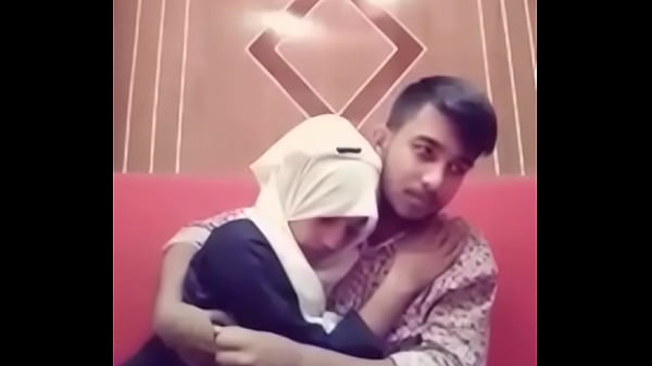 Desi Cewek Cowok Lagi Ciuman Panas Di Hotel, Bibir Nempel Basah