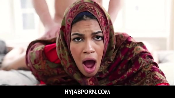 Ibu Tiri Arab Berhijab, Bokong Gede, Dijodohin Sama Maya Farrell.