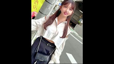 Majalah Model Setengah Filipina Setengah Jepang Umur 18, Siap Bikin Lo Ngiler Sama Tubuh Seksi Dan Bibir Merahnya.