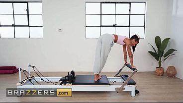 Brazzers – Ryan Reid Ngegemesin, Memek Sempitnya Dijabanin Keras Sama Victor Ray Pas Fitness