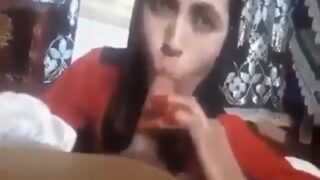 Aapa Bikin Adiknya Siap Nikah, Mainin Kontol Kotor Di Kamar Mandi.