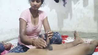 Bini Bokep Desi Pijat Minyak Sambil Ngentot Adik Ipar