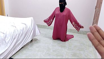 Hot Desi Stepmom Ki Garmi Bhara Chudai Kamre Mein
