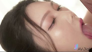 Cewek Cina Seksi Ban Ban Digebukin Habis-habisan.