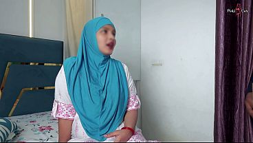 Tukang Ojek Online Blinkit Cukur Bulu Memek Bini Orang Berjilbab, Lalu Ngentot Brutal Sampai Meringis.