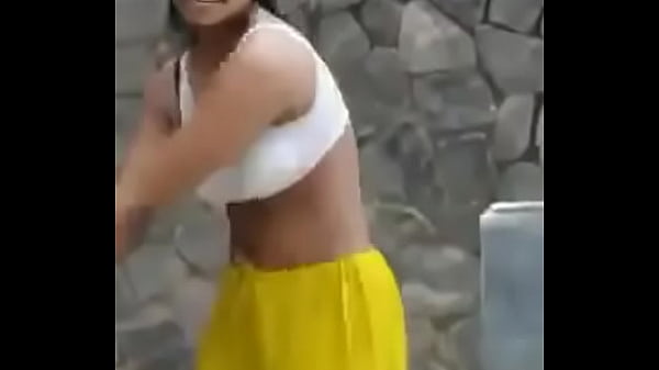 Tarian Panas Desi Bikin Ngaceng, Goyangannya Bikin Makin Nafsu