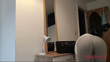 Sengaja Ngacengin Kontol Di Depan Ibu Tiri Biar Lihat.