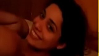 Film Panas Lesbian India, Dua Cewek Montok Saling Menggoda