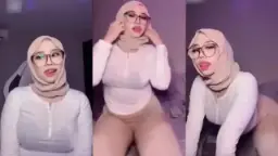 Hijab Twerk Goyang Binal 2, Mulusin Pinggul Sambil Bikin Muncrat